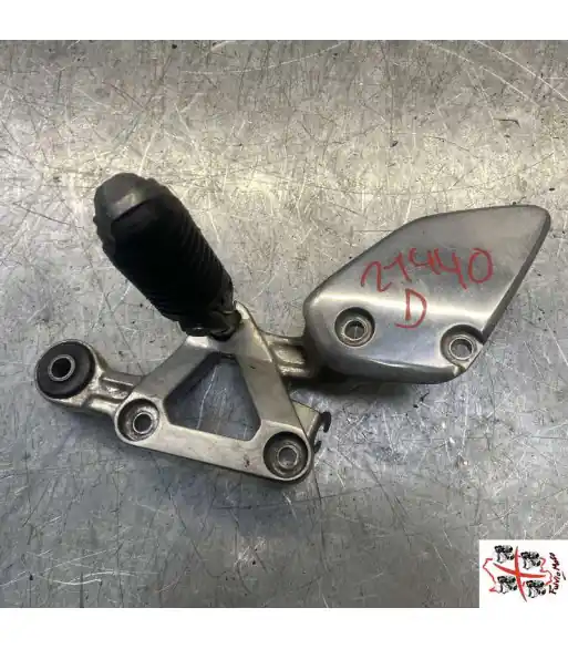 Marque Platine repose pied droit YAMAHA FAZER 600 - 2000