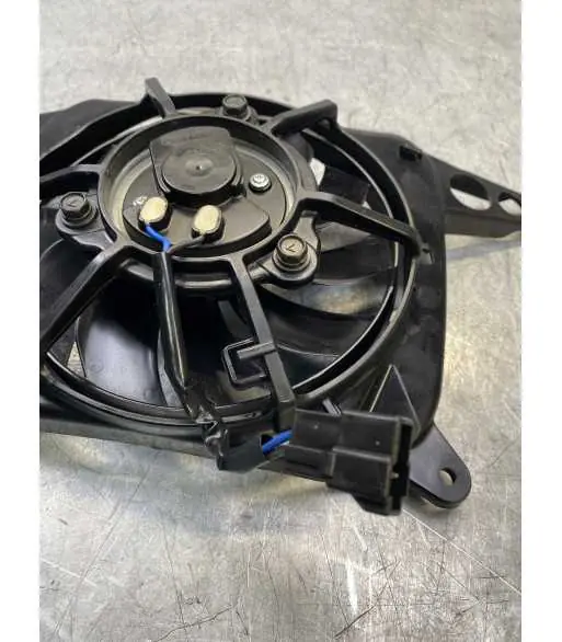 Ventilateur de radiateur TRIUMPH STREET TRIPLE 660 – 2020 Prix Cassé