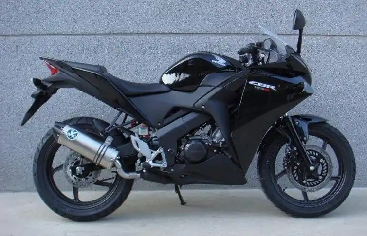 Ixil silencieux Ovale Xtrem evolution inox pour CBR125 JC50 2011 Prix Cassé