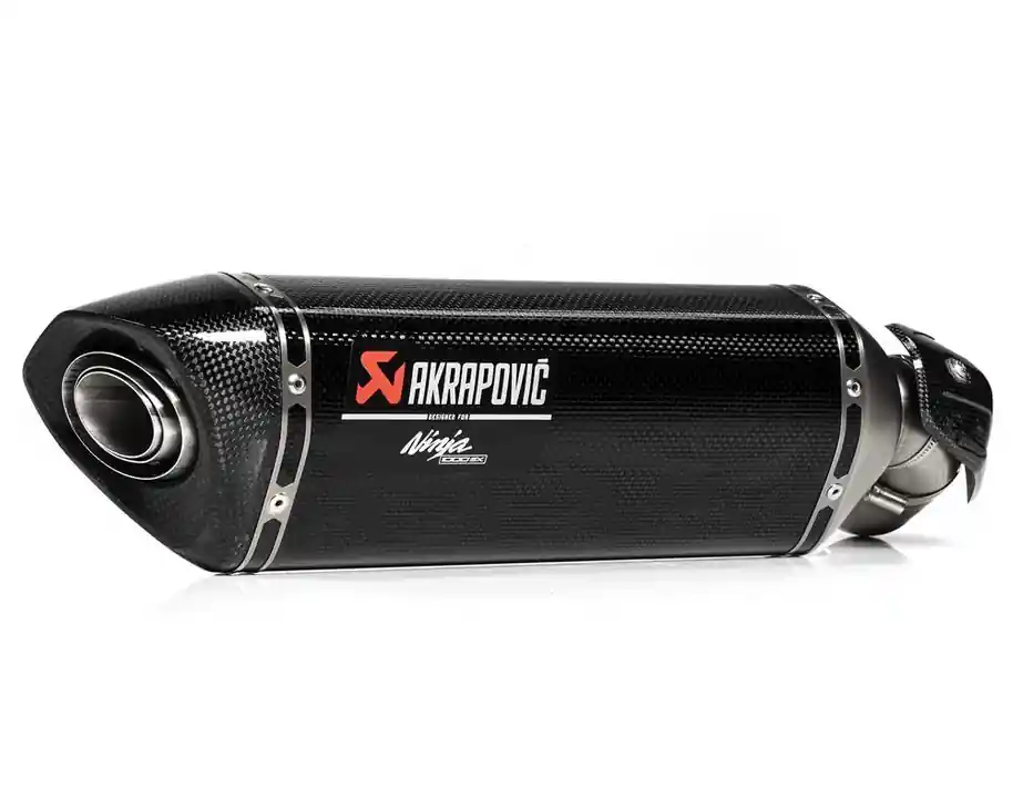 Échappement sport en carbone Akrapovič pour Kawasaki Ninja 1000 SX (20-24) Nouveauté