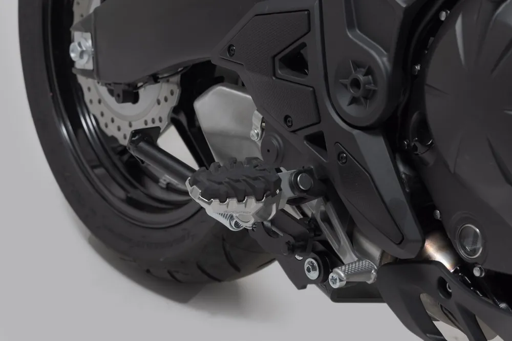 Promotion Saisonnière SW-Motech Repose-pieds réglables EVO, acier inoxydable, pour Kawasaki Versys 1000 - SW Motech