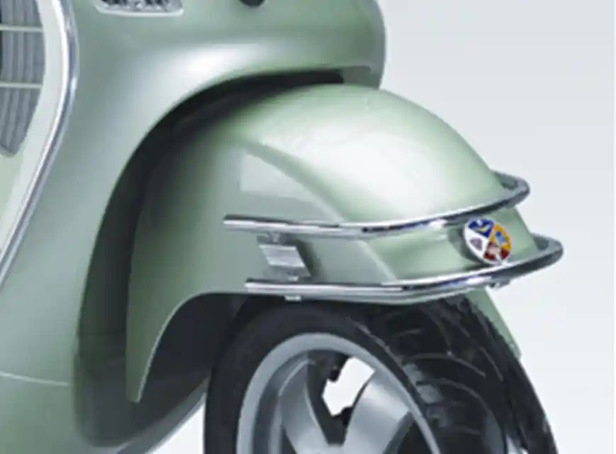Pare-chocs aile avant pour Vespa GTS/GTS Super/GTV/GT 60/GT/GT L 125-300ccm, chrome Prix Bas