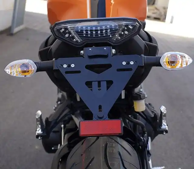 alpha Technik Kennzeichenhalter für Yamaha MT09/ABS; Typ RN29; Modelljahr 2013-2016 Bon Plan